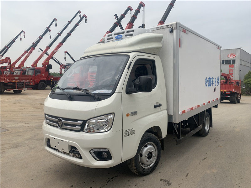 Como é o veículo refrigerado Foton Xiangling M1, versão Euro 6?